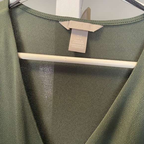 Green dress by H&M - Picture 4 of 7